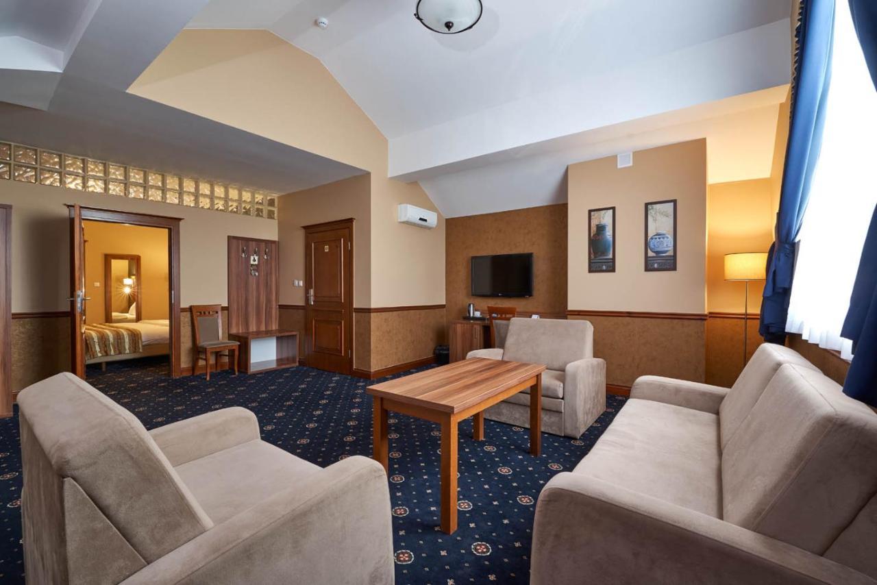 Hotel Dwor Galicja Stalowa Wola Exterior photo