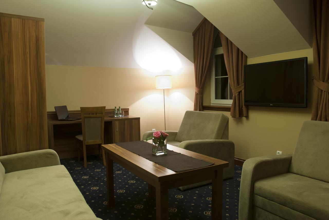 Hotel Dwor Galicja Stalowa Wola Exterior photo