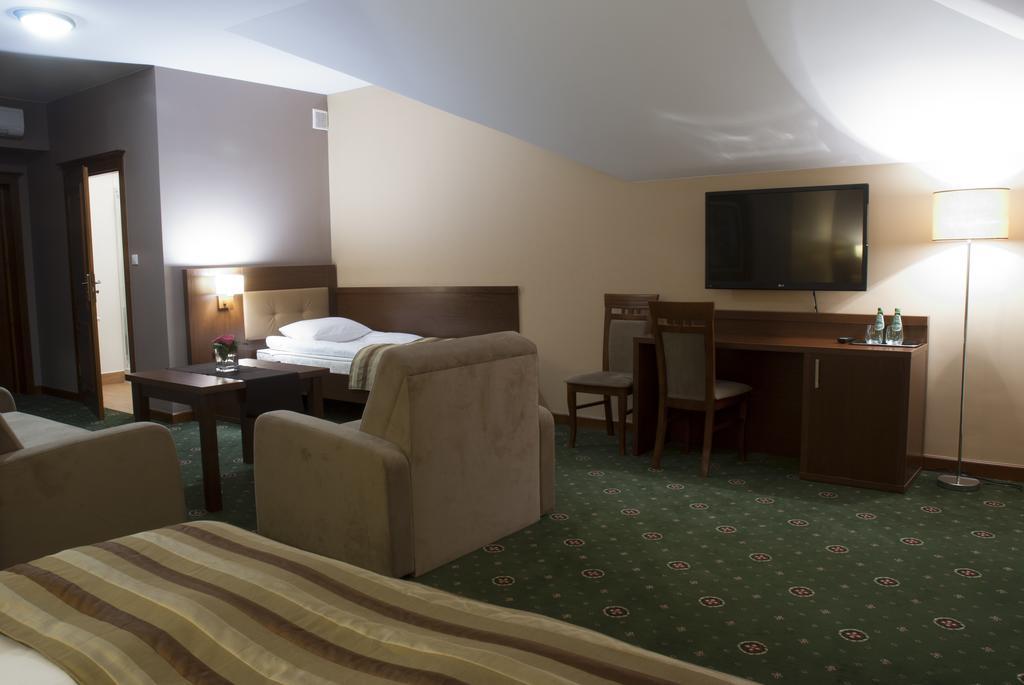 Hotel Dwor Galicja Stalowa Wola Exterior photo